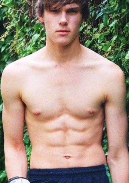 Mitchell Hope photo