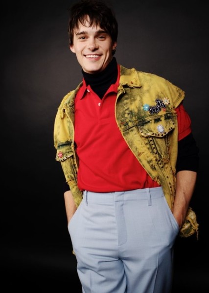 Mitchell Hope photo