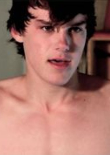 Mitchell Hope photo