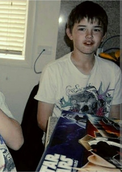 Mitchell Hope photo