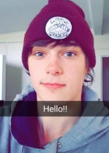 Mitchell Hope photo