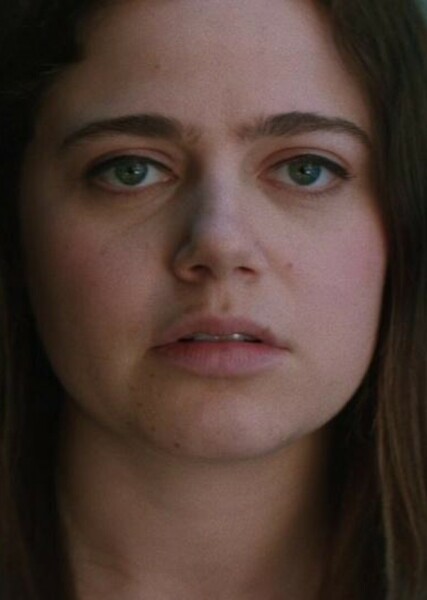 Molly Gordon photo