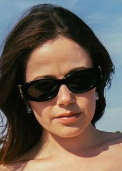 Molly Gordon photo