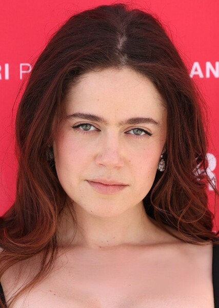 Molly Gordon photo