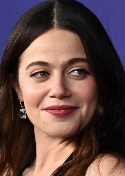 Molly Gordon photo