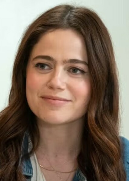 Molly Gordon photo