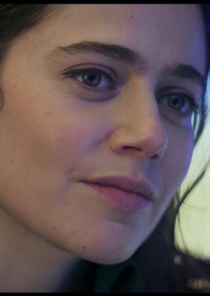 Molly Gordon photo