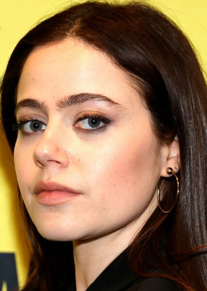 Molly Gordon photo