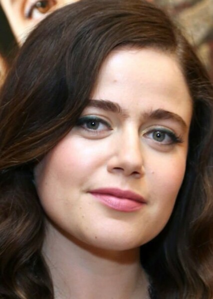 Molly Gordon photo