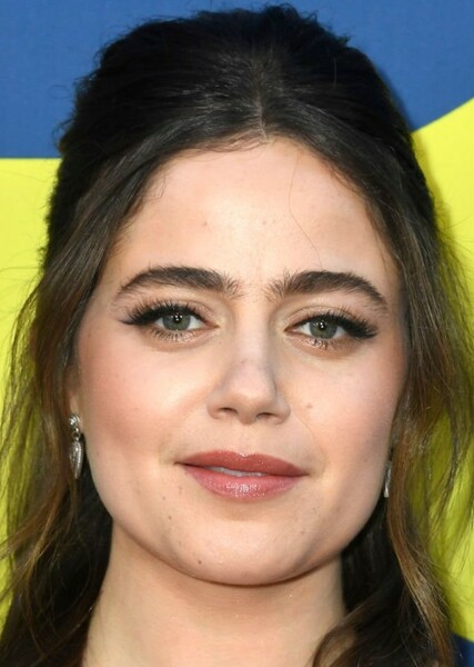 Molly Gordon photo