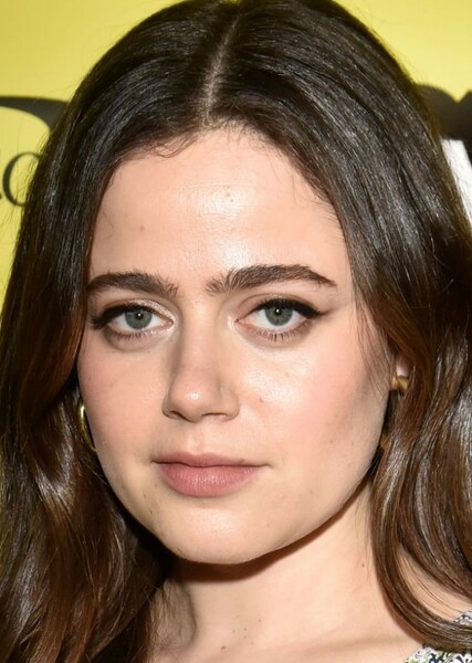 Molly Gordon photo