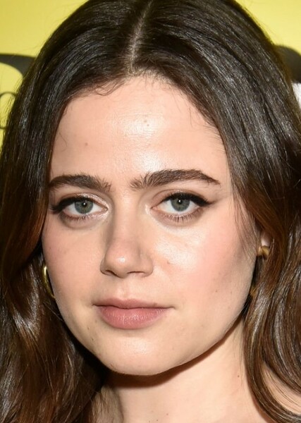 Molly Gordon photo