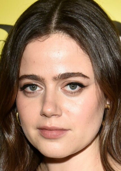Molly Gordon photo
