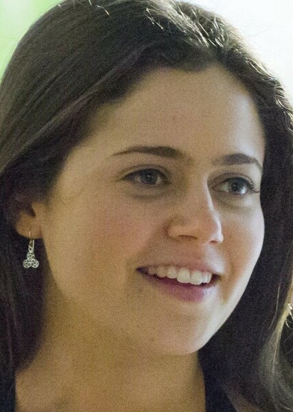 Molly Gordon photo