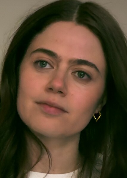 Molly Gordon photo