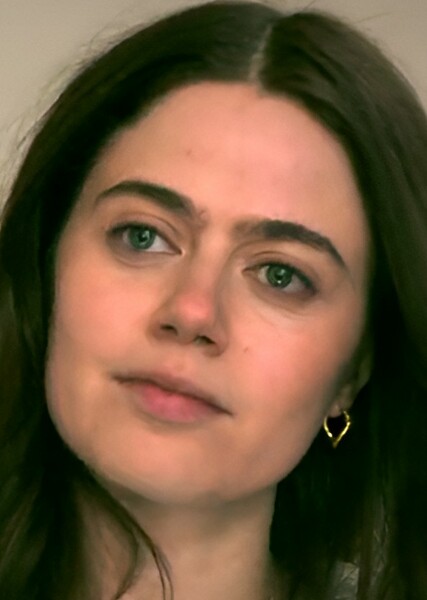 Molly Gordon photo