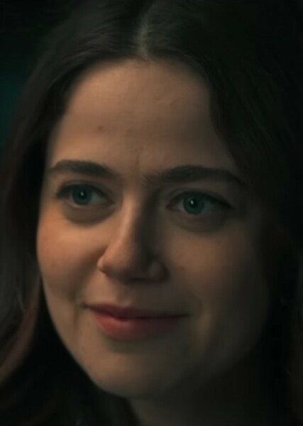 Molly Gordon photo