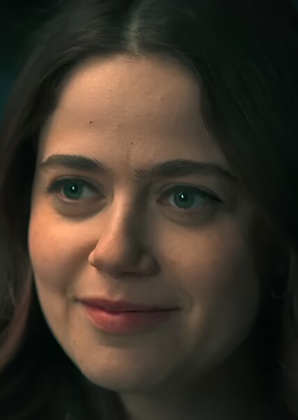 Molly Gordon photo
