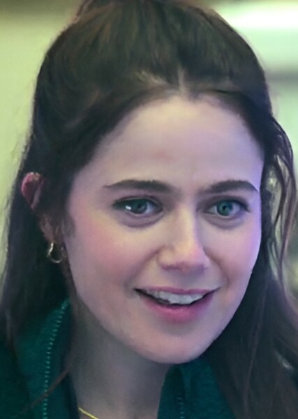 Molly Gordon photo