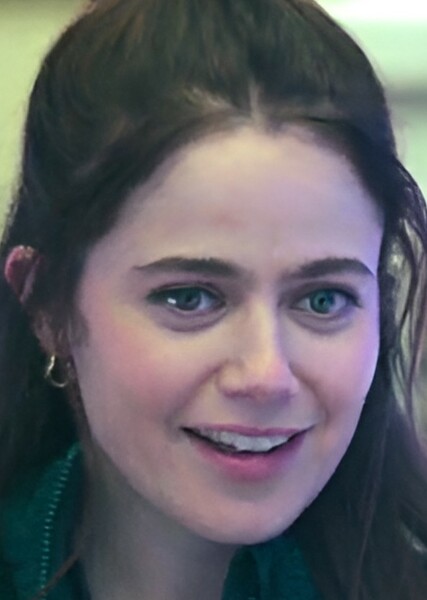 Molly Gordon photo
