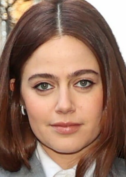 Molly Gordon photo