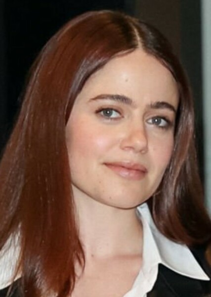 Molly Gordon photo