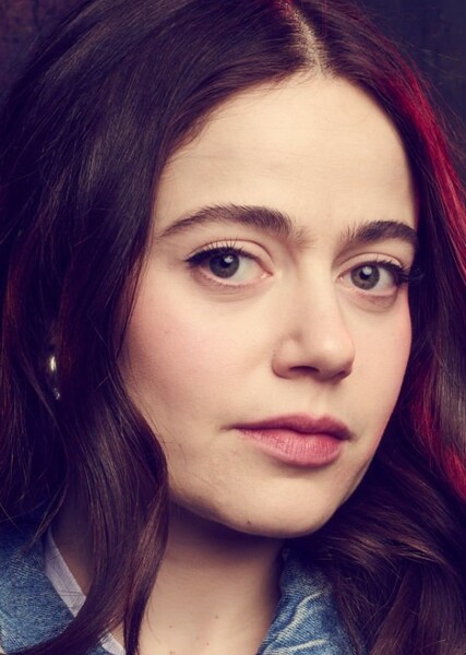 Molly Gordon photo