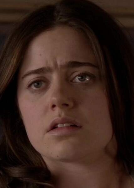 Molly Gordon photo