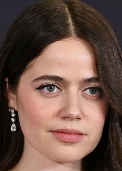 Molly Gordon photo