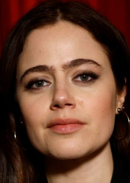Molly Gordon photo