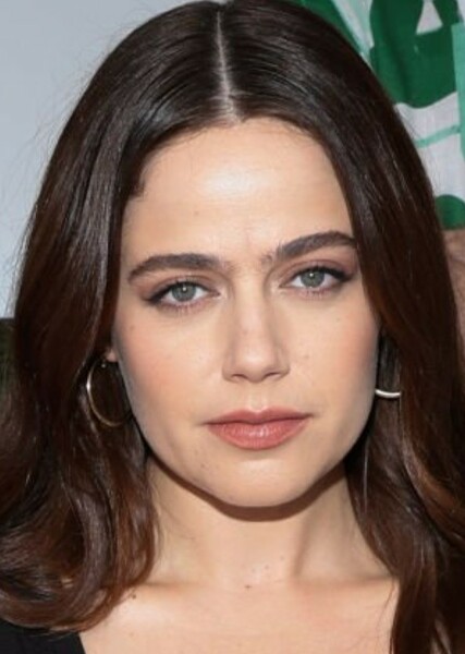 Molly Gordon photo