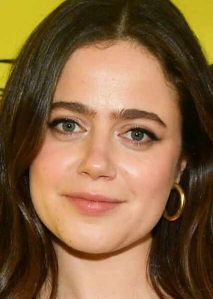 Molly Gordon photo