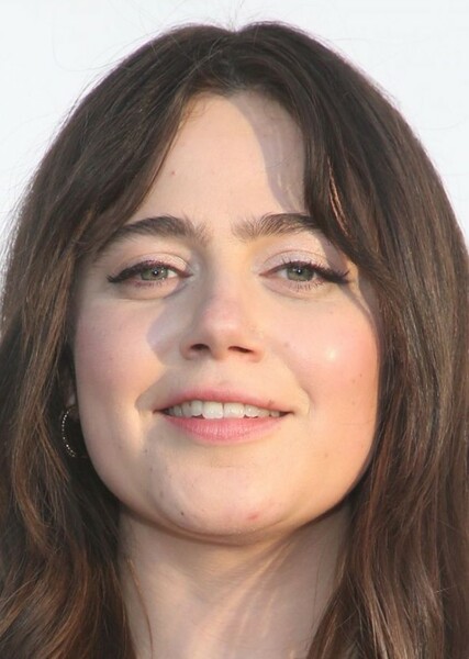 Molly Gordon photo