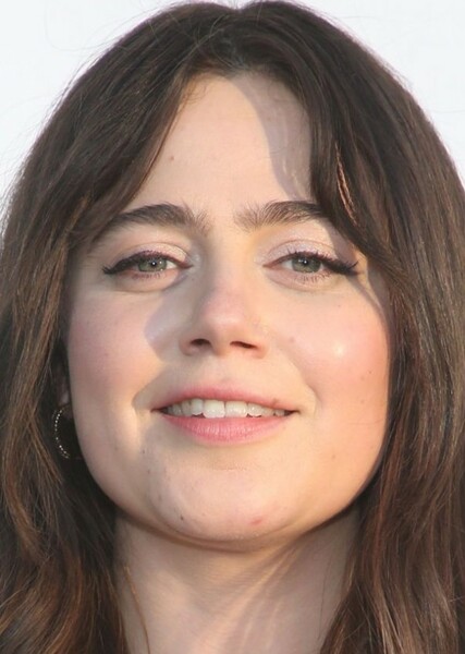 Molly Gordon photo
