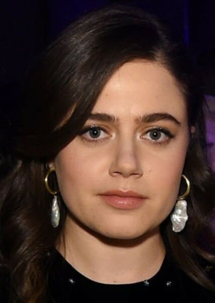 Molly Gordon photo