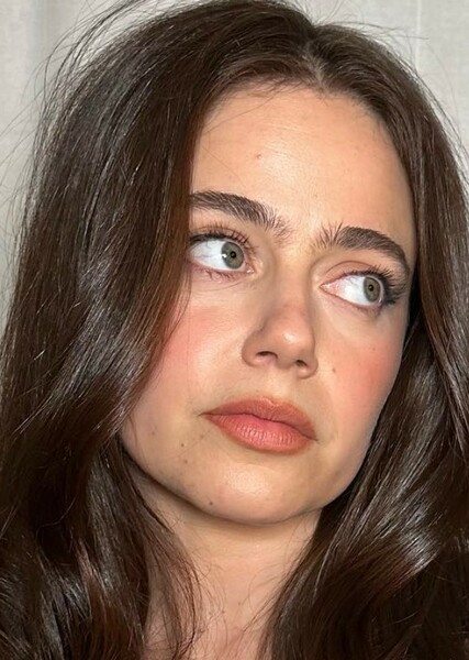Molly Gordon photo