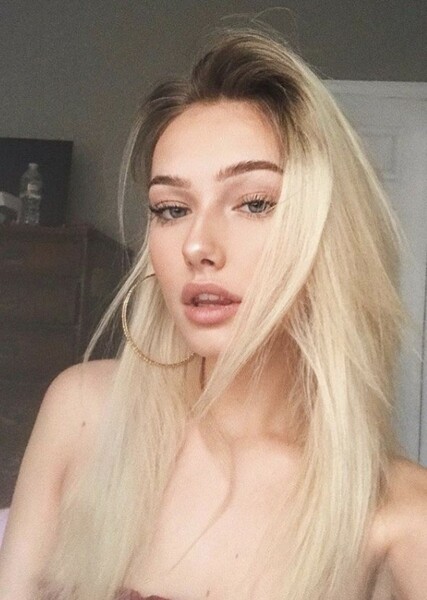 Molly O'Malia photo