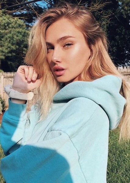 Molly O'Malia photo
