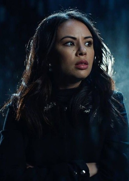 Mona Vanderwaal photo