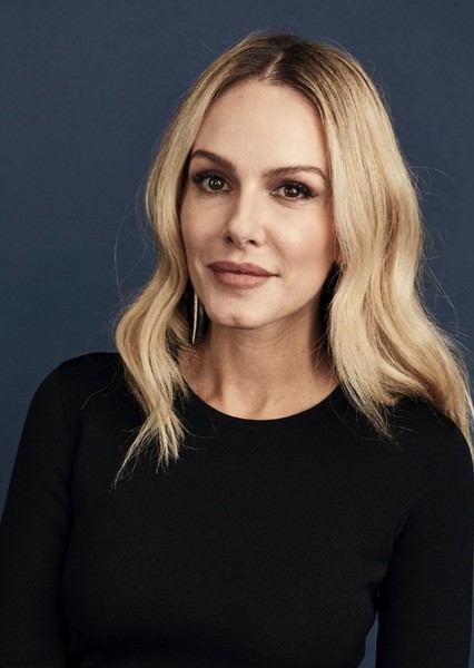Monet Mazur photo