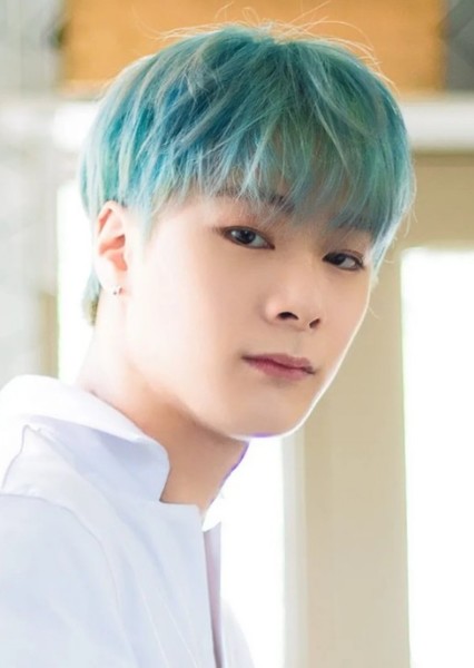 Moon Bin photo
