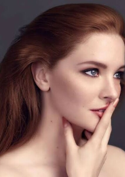 Morfydd Clark photo