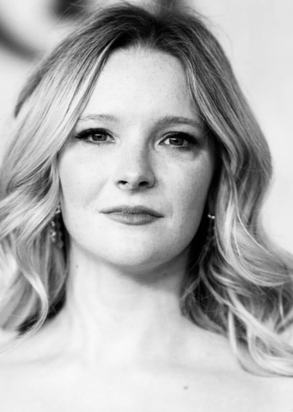 Morfydd Clark photo