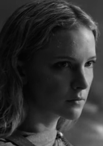 Morfydd Clark photo