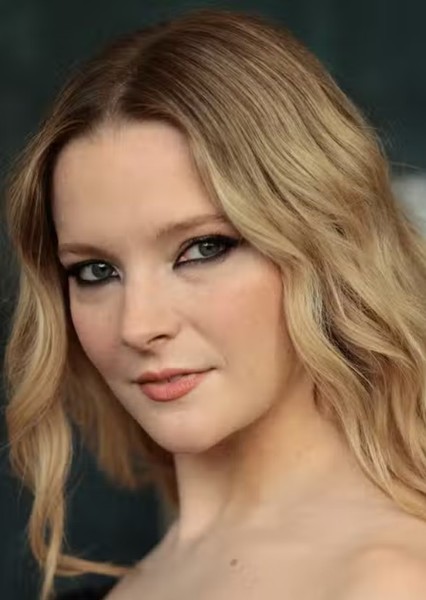 Morfydd Clark photo