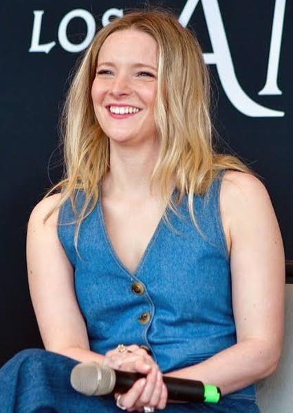 Morfydd Clark photo