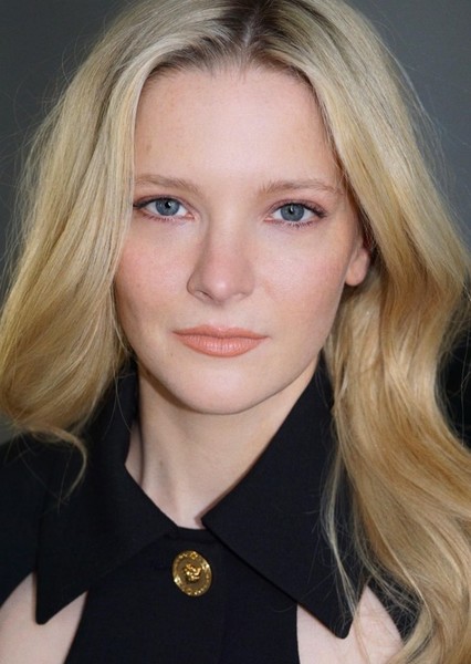 Morfydd Clark photo