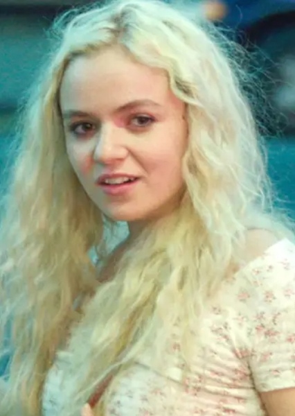 Morgan Saylor photo