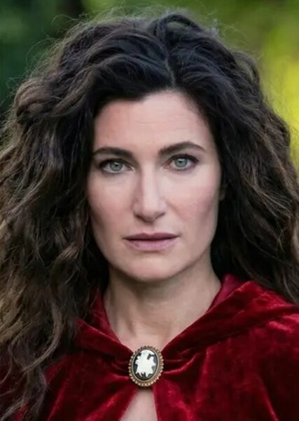 Mother Gothel (Kathryn Hahn)