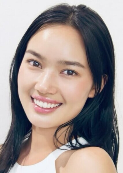 Myra Arai photo